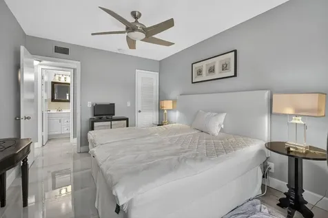 160 Easthampton G West Palm Beach FL 33417