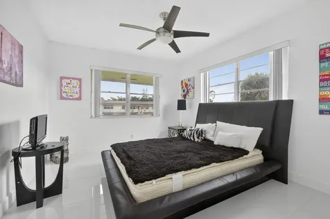 160 Easthampton G West Palm Beach FL 33417