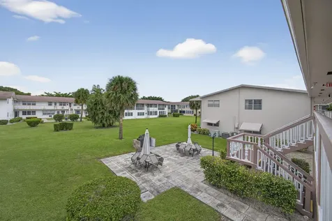 160 Easthampton G West Palm Beach FL 33417