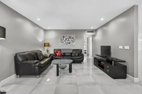 160 Easthampton G West Palm Beach FL 33417