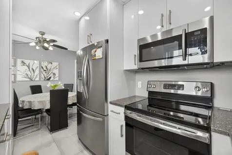 160 Easthampton G West Palm Beach FL 33417
