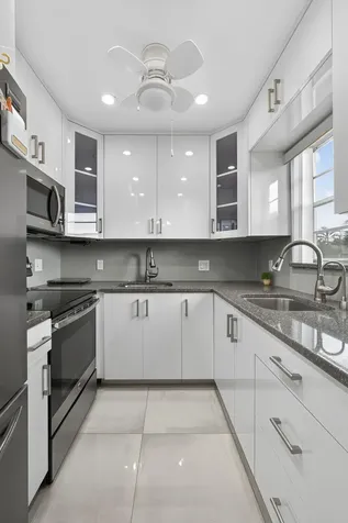 160 Easthampton G West Palm Beach FL 33417