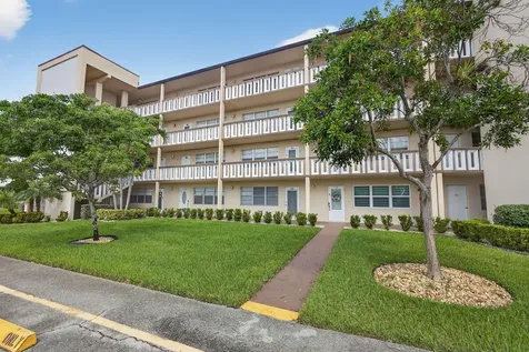 413 Southampton A West Palm Beach FL 33417