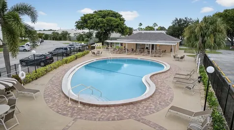 413 Southampton A West Palm Beach FL 33417