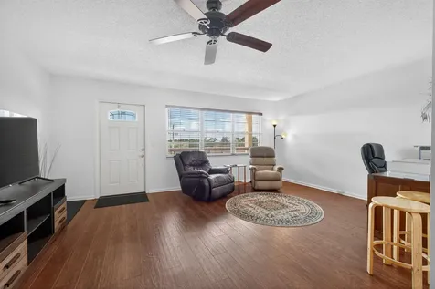 413 Southampton A West Palm Beach FL 33417