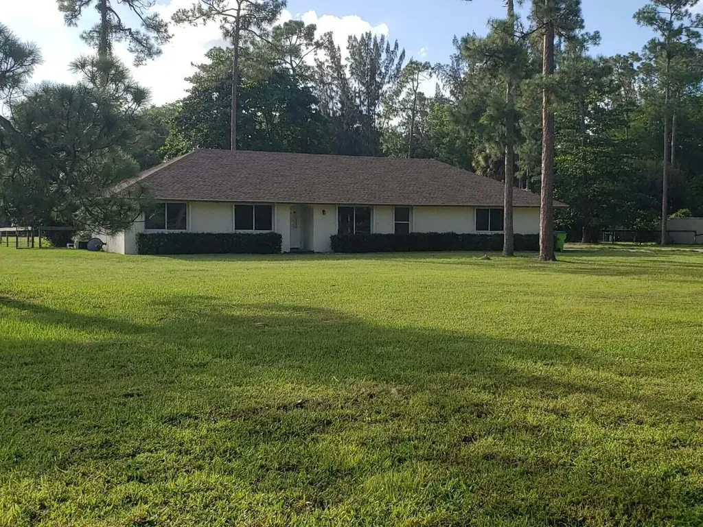 1031 Hyde Park Road Loxahatchee Groves FL 33470