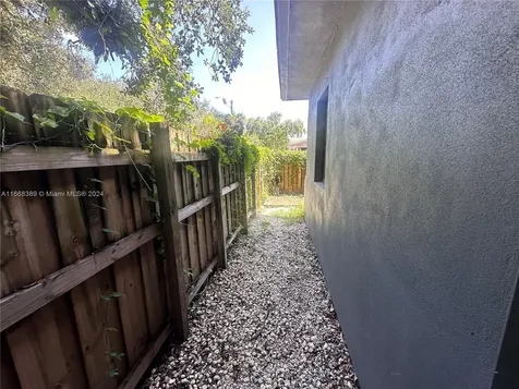 1418 SW 27th Street Fort Lauderdale FL 33315