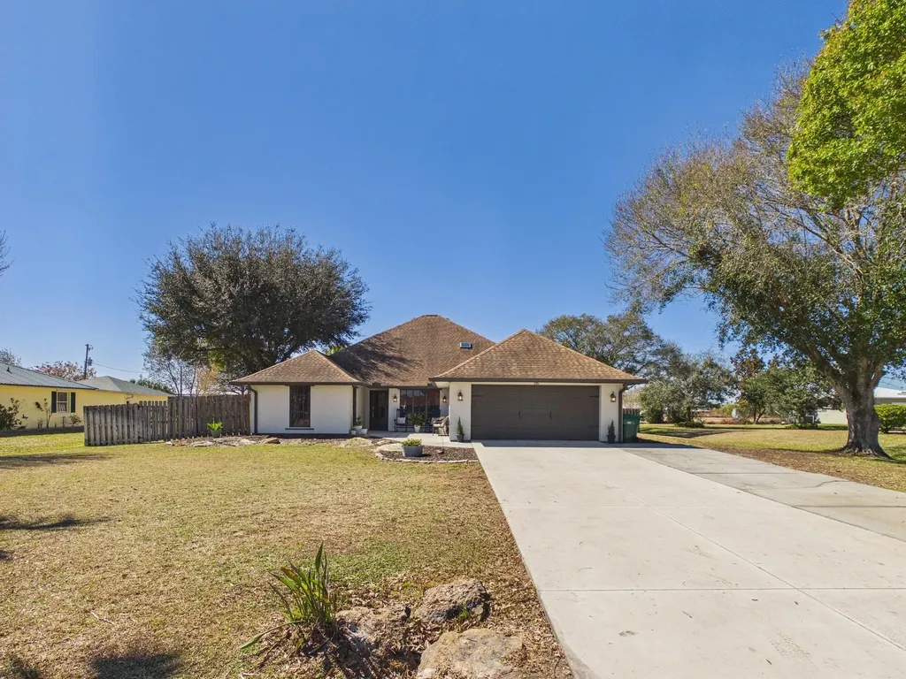 755 Sw 85th Avenue Okeechobee FL 34974