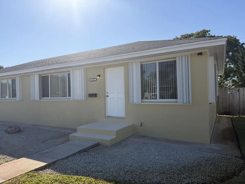 1225 N J Street Lake Worth Beach FL 33460