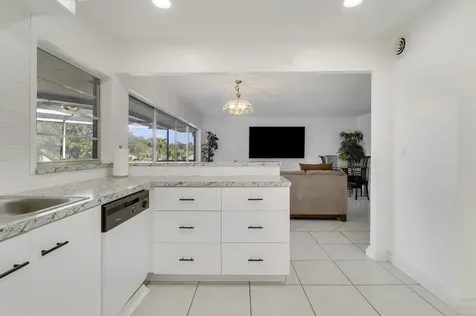 7 Greenway Village Royal Palm Beach FL 33411