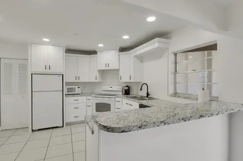 7 Greenway Village Royal Palm Beach FL 33411