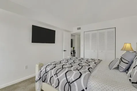 7 Greenway Village Royal Palm Beach FL 33411