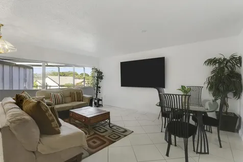 7 Greenway Village Royal Palm Beach FL 33411
