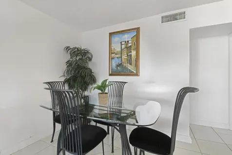 7 Greenway Village Royal Palm Beach FL 33411