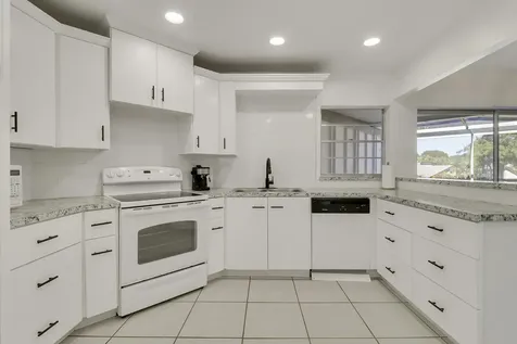 7 Greenway Village Royal Palm Beach FL 33411