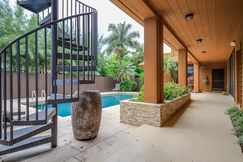 122 Andrews Avenue Delray Beach FL 33483