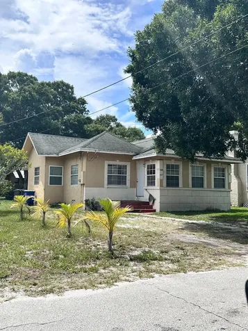 143 N 15th Street Fort Pierce FL 34950