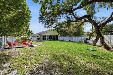 901 Sw 111th Way Davie FL 33324