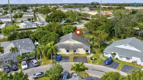 901 Sw 111th Way Davie FL 33324