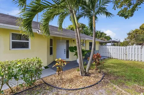 901 Sw 111th Way Davie FL 33324