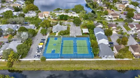 901 Sw 111th Way Davie FL 33324
