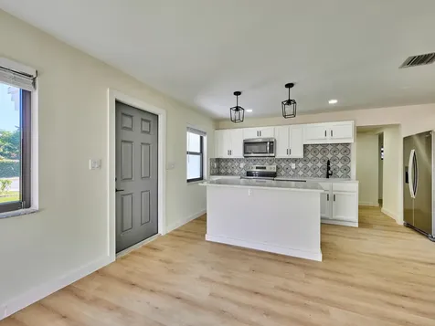 328 Sw 11th Avenue Delray Beach FL 33444