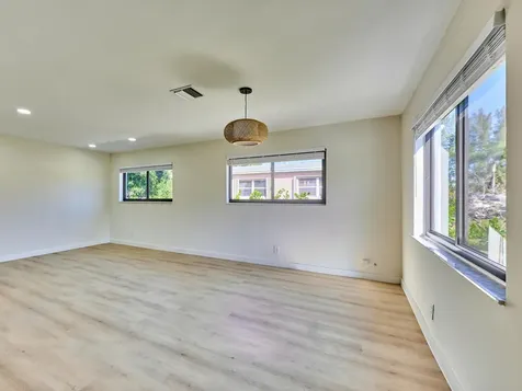 328 Sw 11th Avenue Delray Beach FL 33444