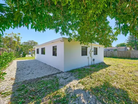 328 Sw 11th Avenue Delray Beach FL 33444
