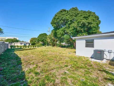 328 Sw 11th Avenue Delray Beach FL 33444