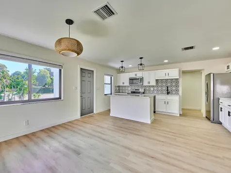 328 Sw 11th Avenue Delray Beach FL 33444