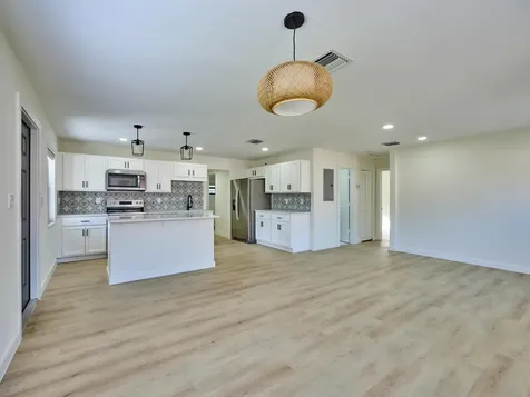 328 Sw 11th Avenue Delray Beach FL 33444