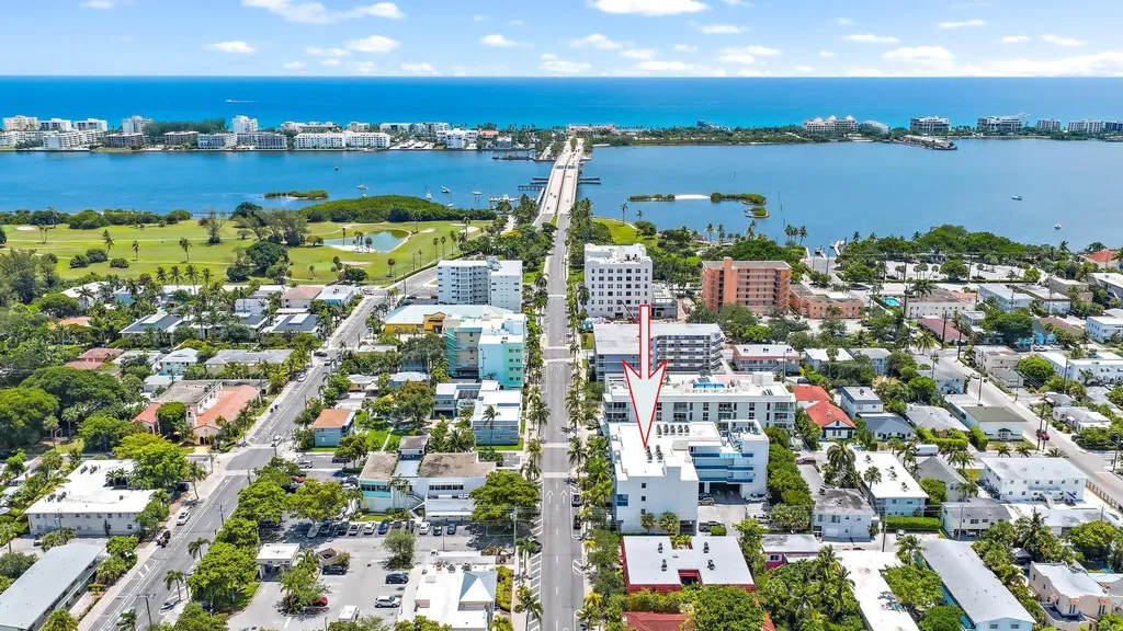 1 S Palmway Lake Worth Beach FL 33460