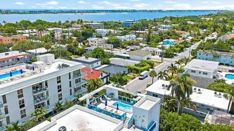 1 S Palmway Lake Worth Beach FL 33460