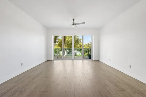 1 S Palmway Lake Worth Beach FL 33460