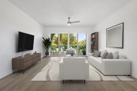 1 S Palmway Lake Worth Beach FL 33460