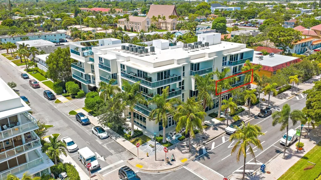 1 S Palmway Lake Worth FL 33460
