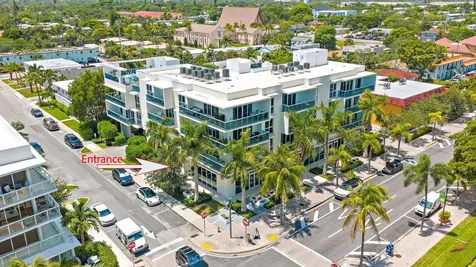 1 S Palmway Lake Worth FL 33460