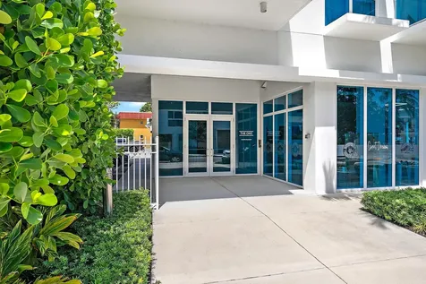 1 S Palmway Lake Worth FL 33460