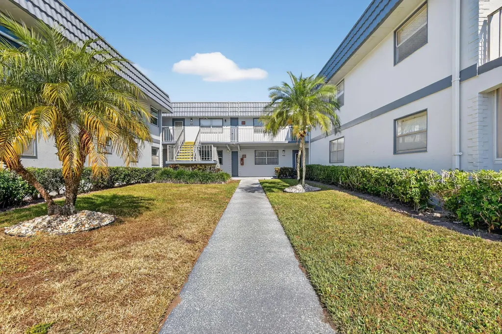 497 Brittany K Delray Beach FL 33446