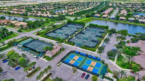 497 Brittany K Delray Beach FL 33446