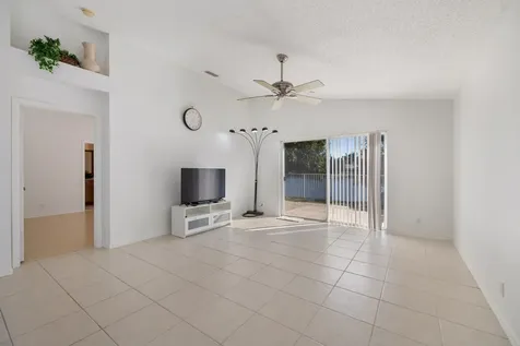 3800 Woodfield Drive Coconut Creek FL 33073