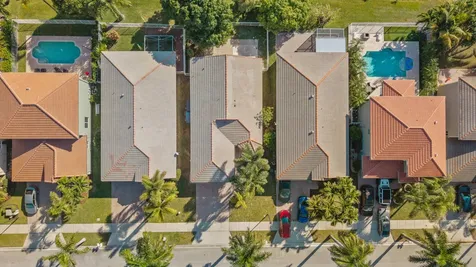 3800 Woodfield Drive Coconut Creek FL 33073