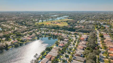 3800 Woodfield Drive Coconut Creek FL 33073