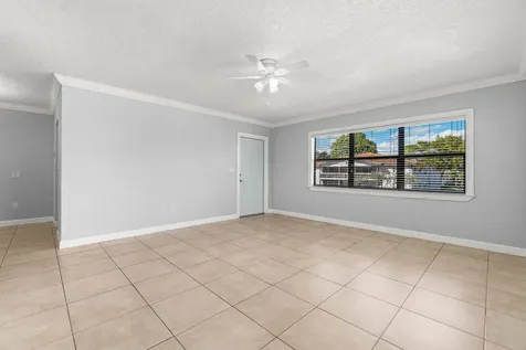 200 Sw 7th Street Boca Raton FL 33432
