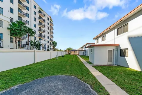 200 Sw 7th Street Boca Raton FL 33432