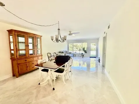 9245 Flynn Circle Boca Raton FL 33496