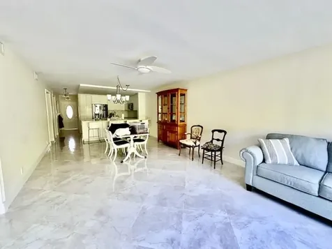 9245 Flynn Circle Boca Raton FL 33496