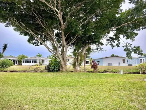 14 Golf Drive Port Saint Lucie FL 34952