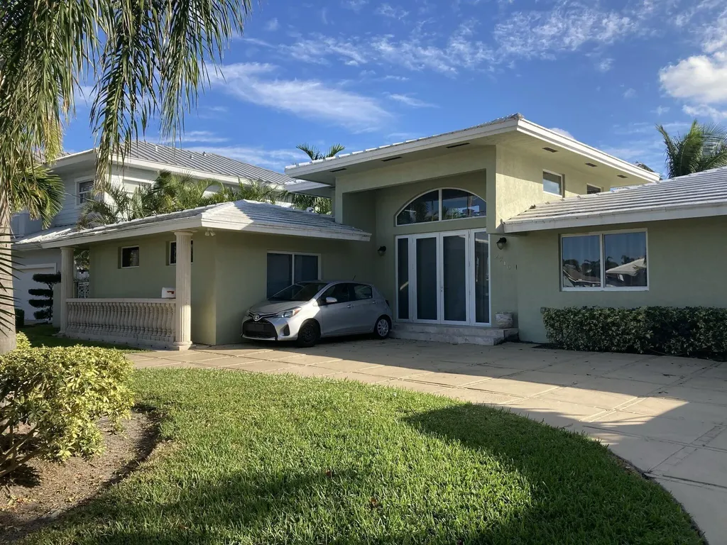 2740 Ne 10th Street Pompano Beach FL 33062