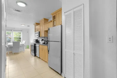 1404 Nw 4th Avenue Fort Lauderdale FL 33311